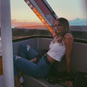 Meet your Posher, Camille